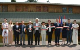 Inauguration du Centre de développement et d'incubation d'entreprises hongro-chinoises