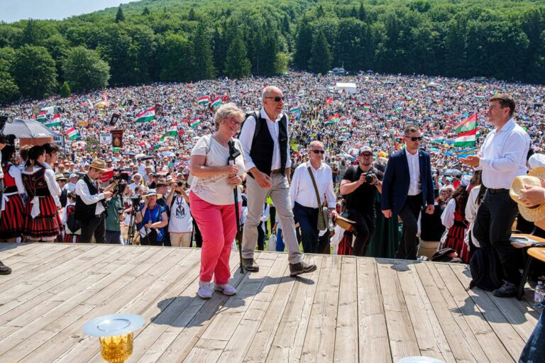 El presidente húngaro Sulyok visita las comunidades húngaras en Transilvania