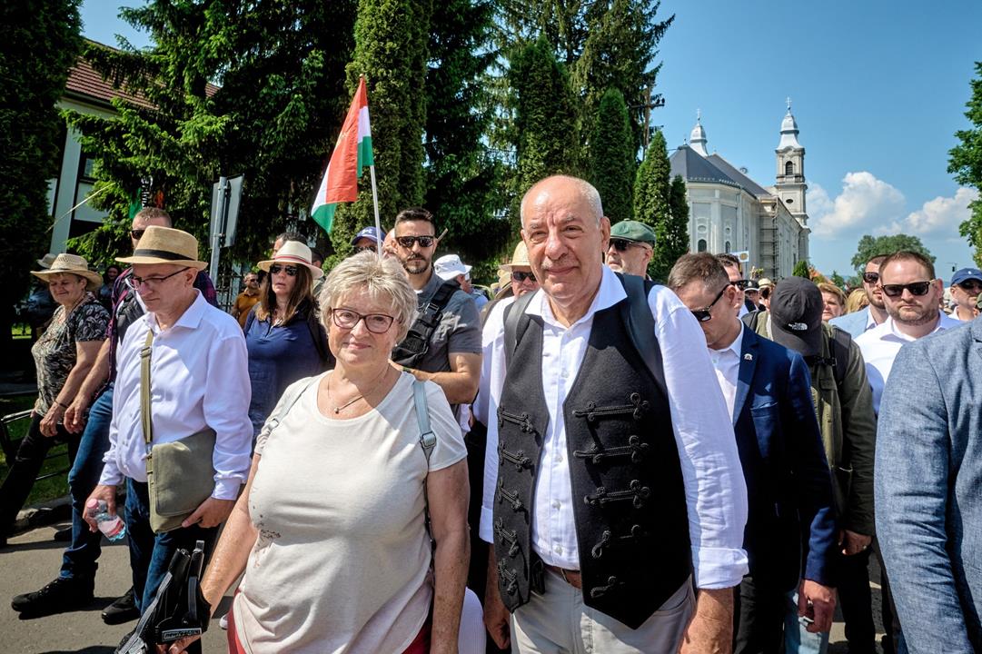Le président hongrois en Roumanie (copie)