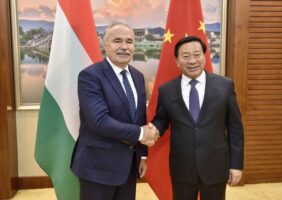 Hungarian agriculture minister meets with Chinese counterpart in China