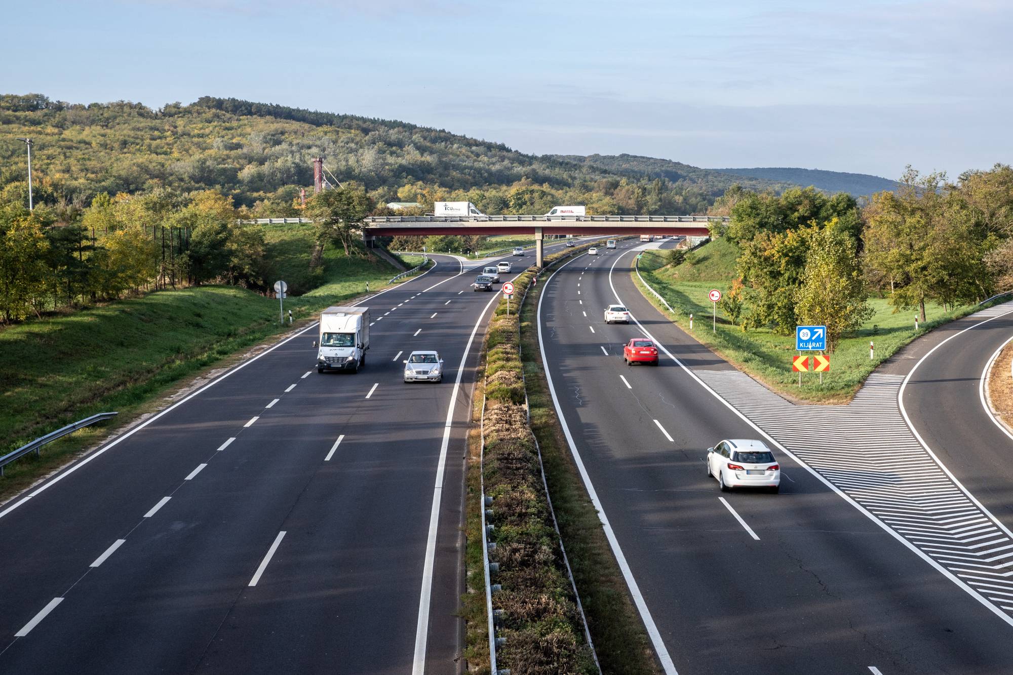 Good news for motorists in Hungary: vignette prices will decrease thanks to modification