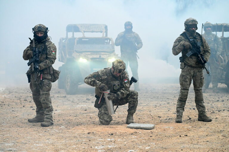 soldats hongrois