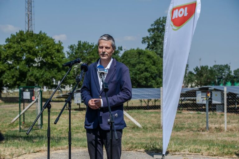 Inauguration du plus grand système de stockage d'énergie par batterie de Hongrie