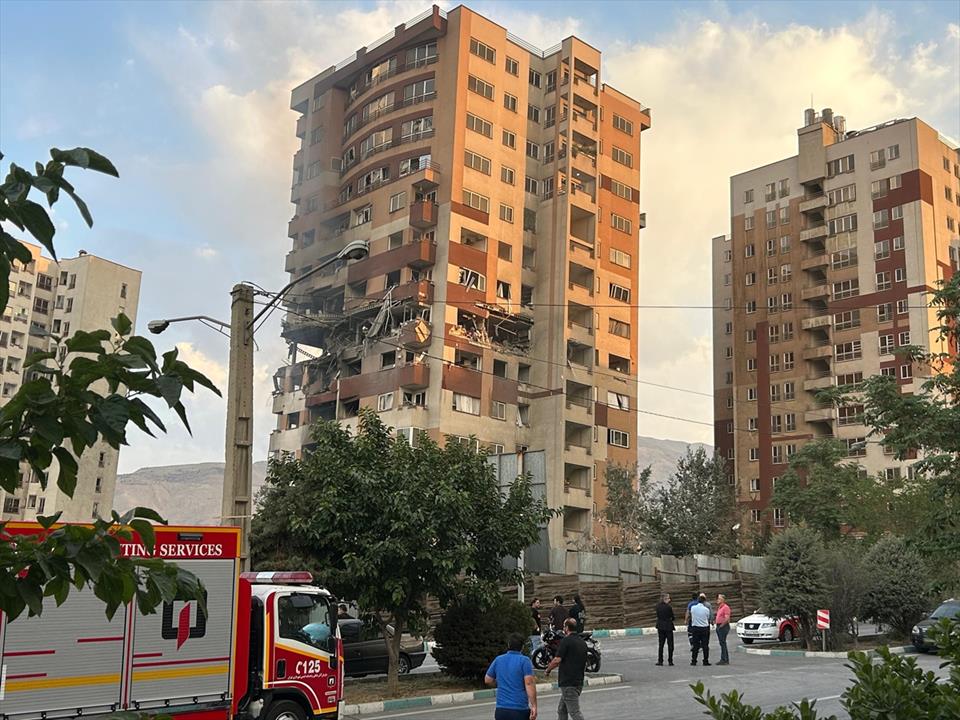 Israël attaque l'Iran, vols annulés, tensions accrues