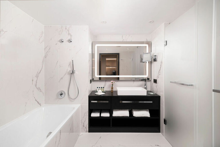 Kempinski-Hotel-Corvinus-Budapest_Bathroom