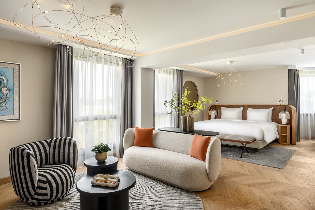 Kempinski-Hotel-Corvinus-Budapest_Corvinus-Art-Collection-Suite-Japandi (1)