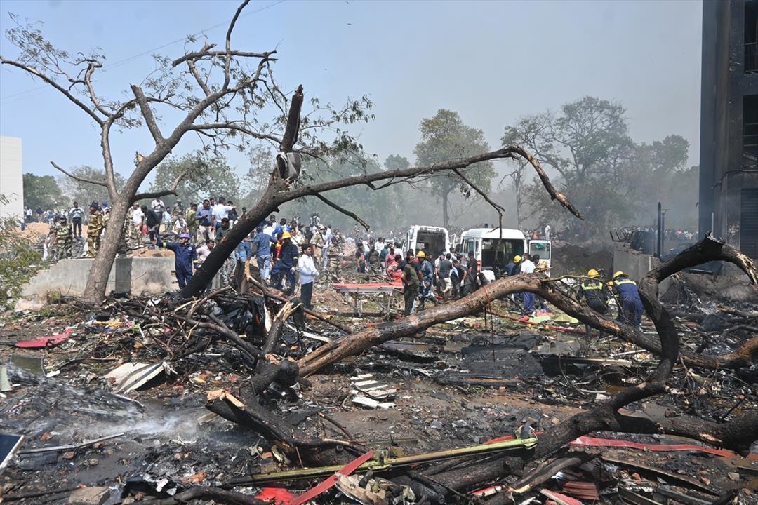 One of History's biggest plane crashes with only one survivor