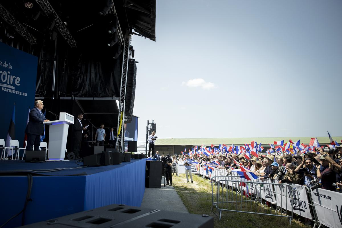 Prime Minister Viktor Orbán delivered a speech on Monday in Mormant-sur-Vernisson, France, at an event organized by the Patriots for Europe party family.