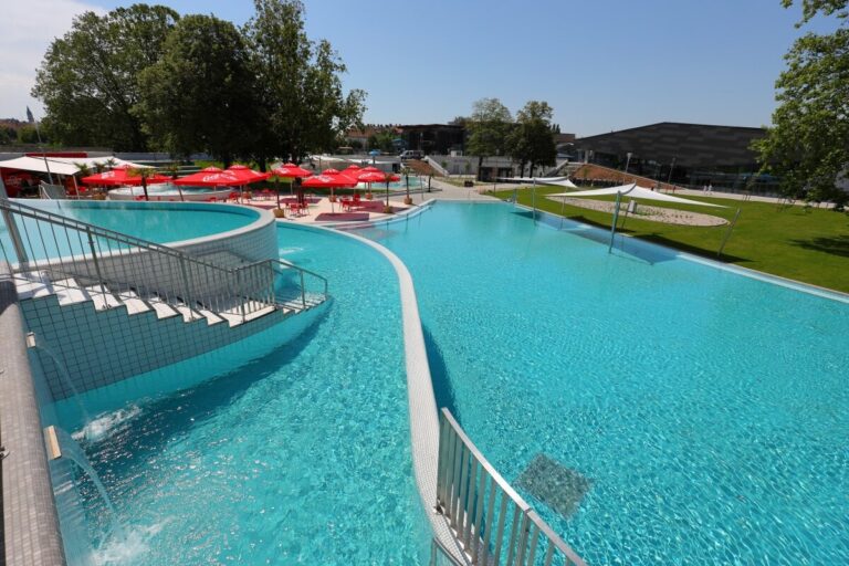 Parque de experiencias acuáticas RQ Playa de Győr Fin de semana de Pentecostés