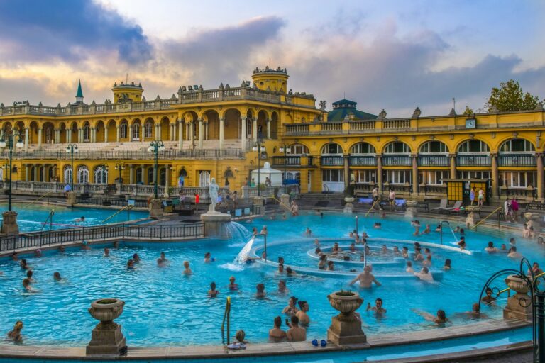 Bains Széchenyi Bains de Budapest, spas, plages