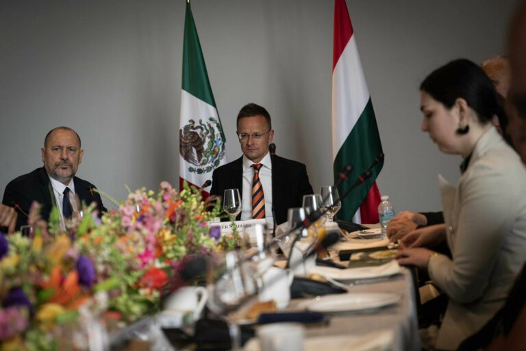 Szijjártó Mexico