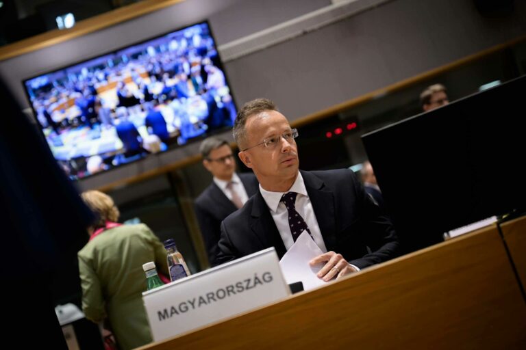 Szijjártó a offensé l'UE