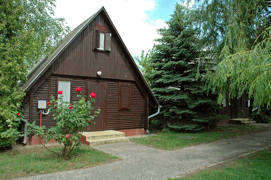 Tavirózsa Camping