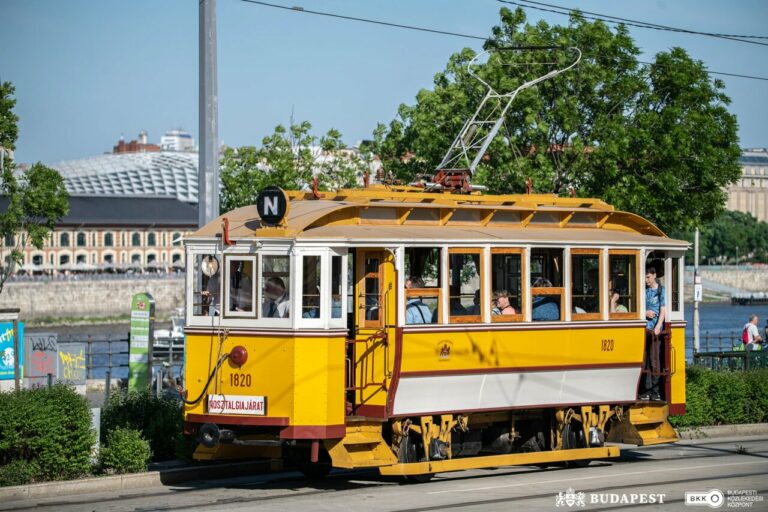 BKK Centre de transport de Budapest Véhicules nostalgiques Tramway nostalgique