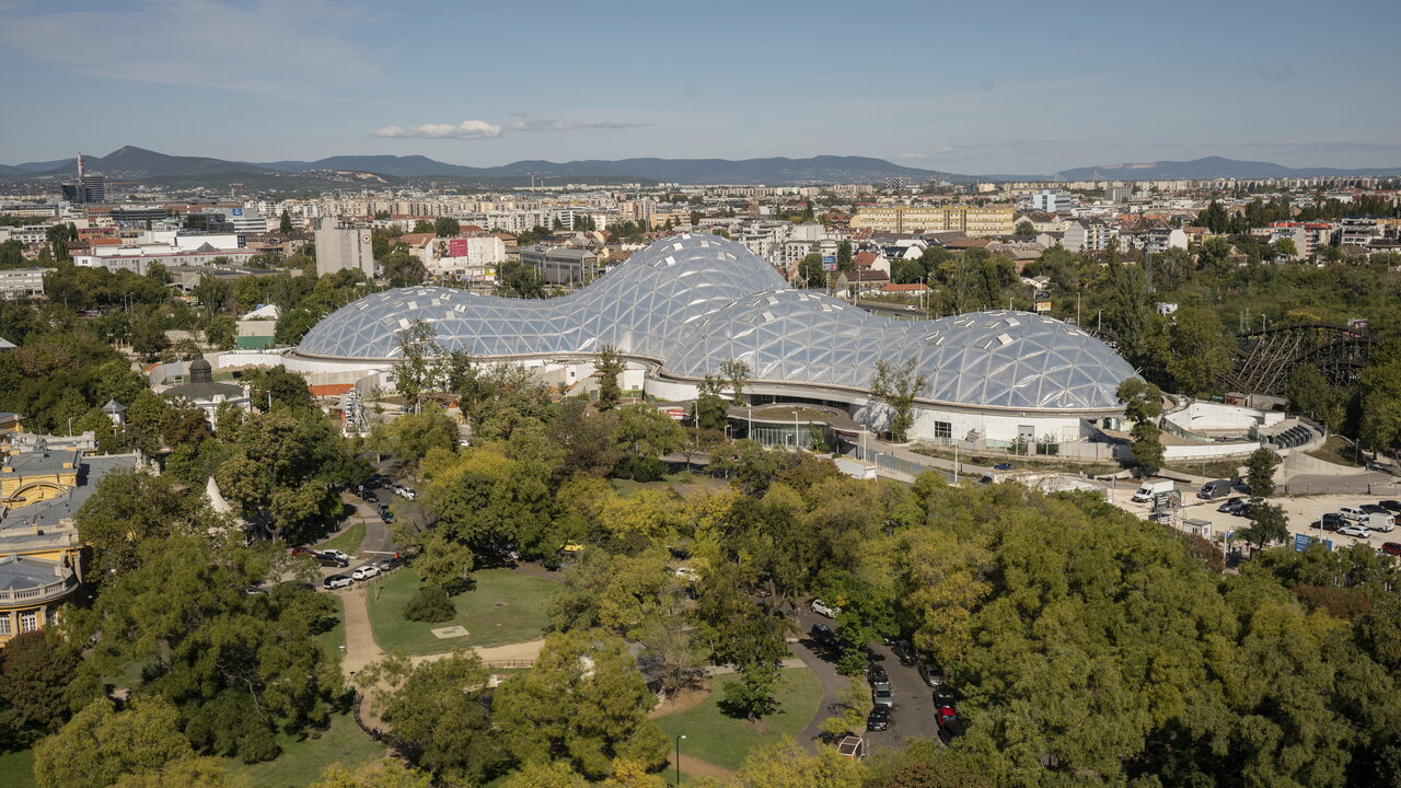 Biodome Budapest opening delays controversy