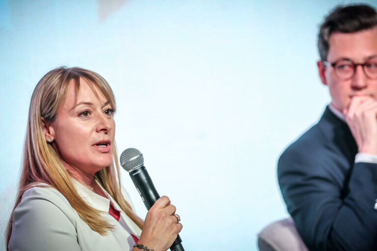 Boglárka Bólya Fidesz 波蘭