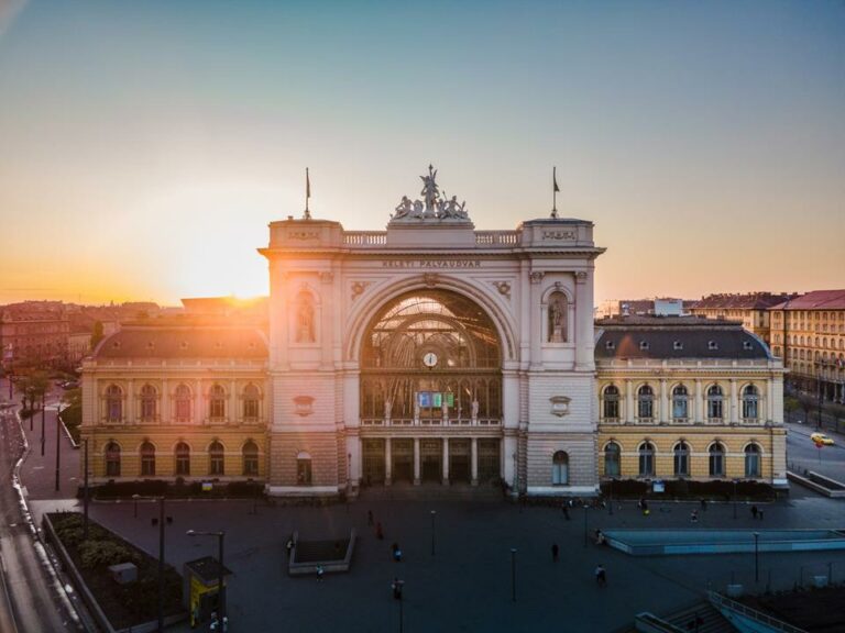 Rénovation de la gare de l'Est de Budapest MÁV