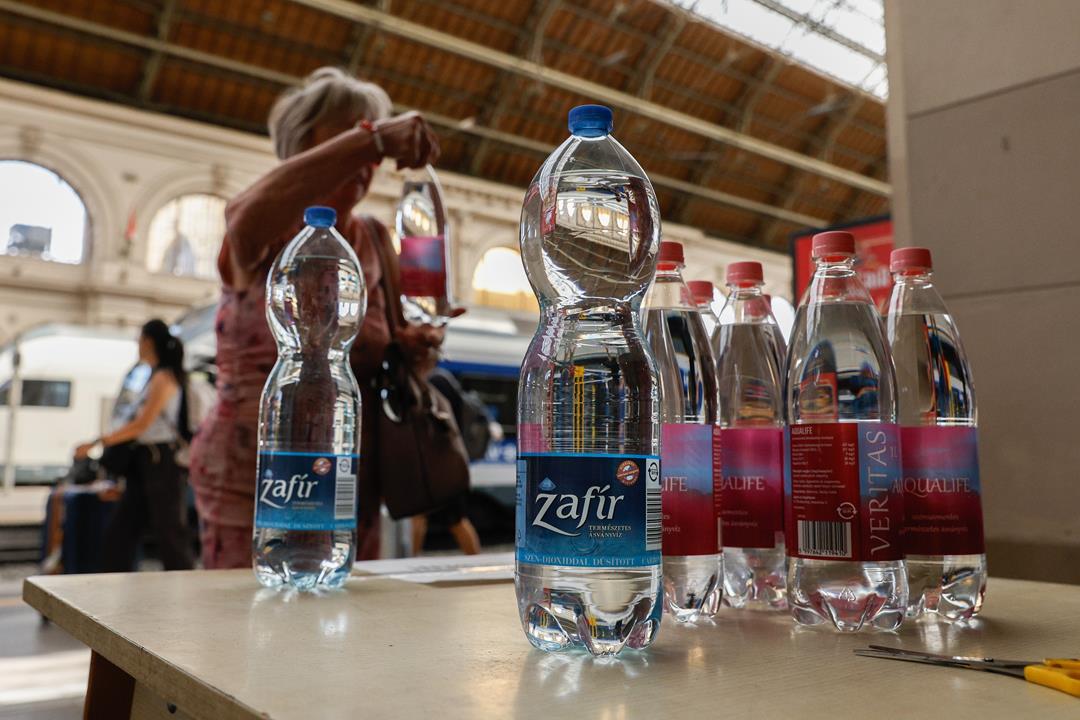 Extreme high UV-B radiation and heatwave hit Hungary