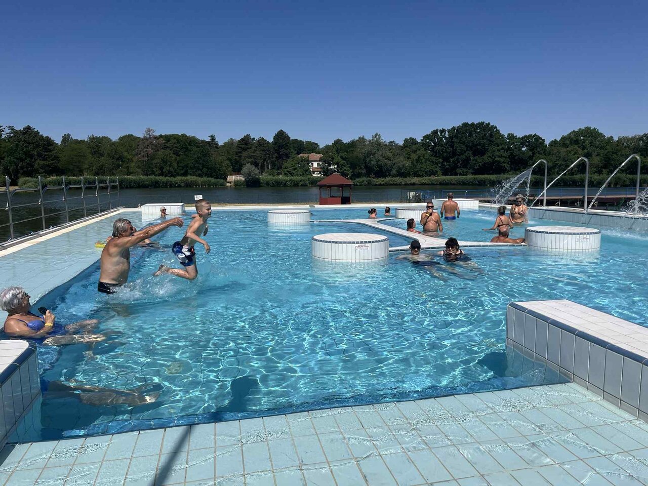 gyopárosfürdő bath complex reopens