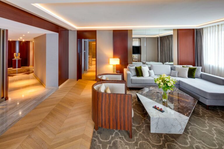 Alojamiento de lujo en la suite presidencial del Kempinski Hotel Corvinus Budapest