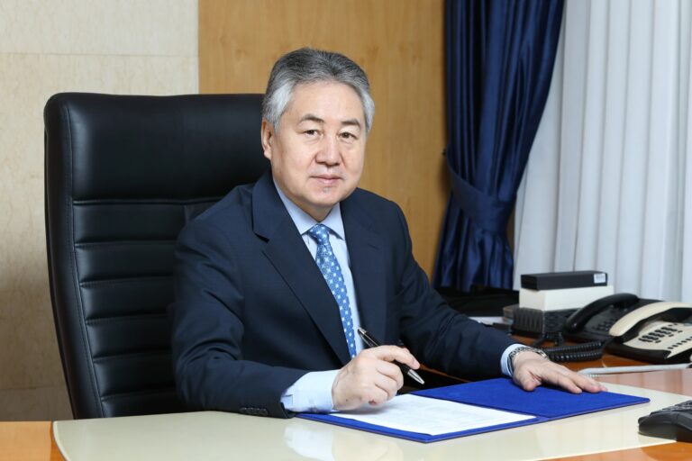 El ministro Kulubayev describe los objetivos de Kirguistán para su candidatura al Consejo de Seguridad de la ONU.