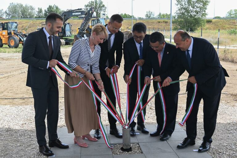 استثمار BYD الجديد في كوماروم