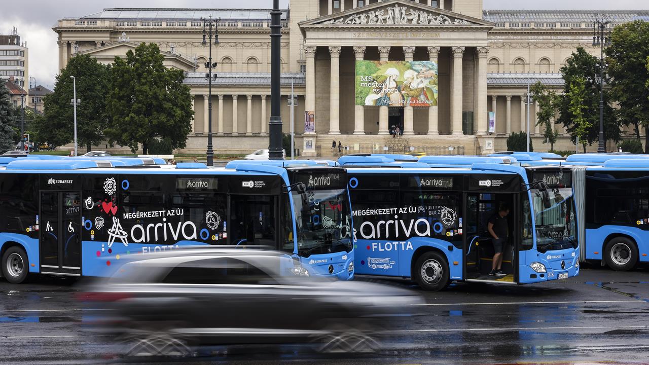 New Mercedes buses enter into service in Budapest hungary news