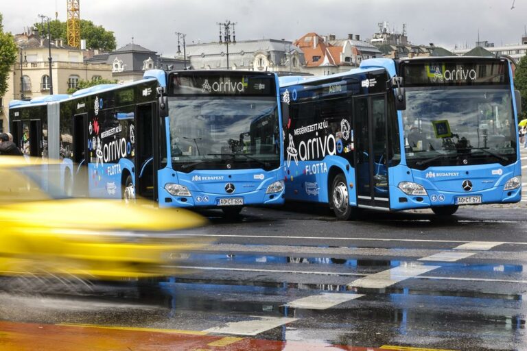 De nouveaux bus Mercedes entrent en service à Budapest