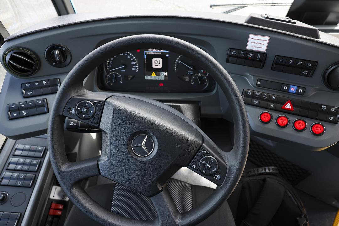 Новые автобусы Mercedes вводятся в эксплуатацию в Будапеште