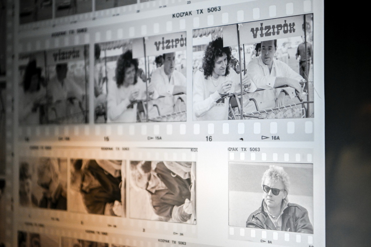 Queen backstage: Never-before-seen photos of Freddie Mercury’s days in Budapest on exhibition!