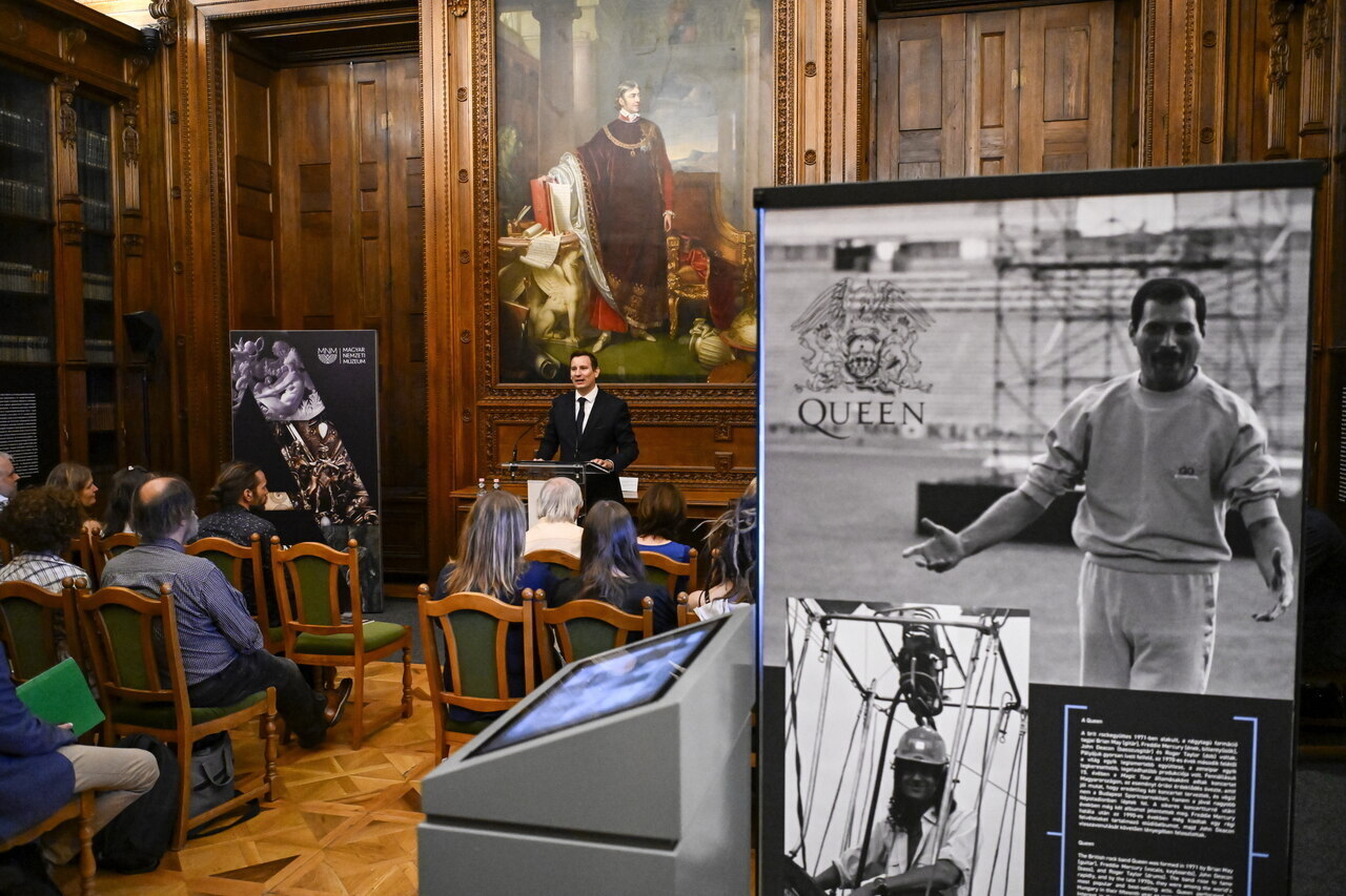 Queen Backstage Budapest 1986 exhibition National Museum