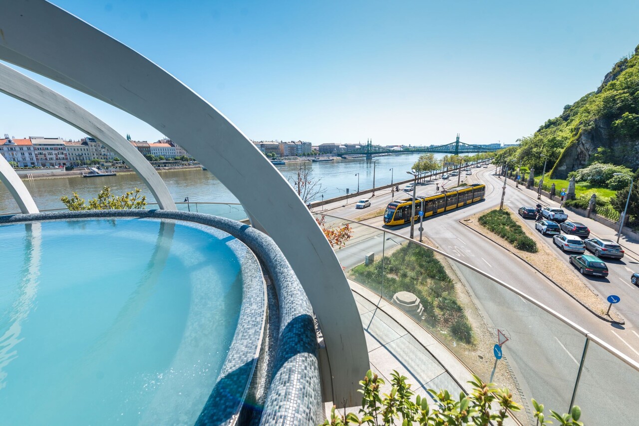 BREAKING — Important change introduced regarding admission at 2 iconic Budapest baths, UPDATED