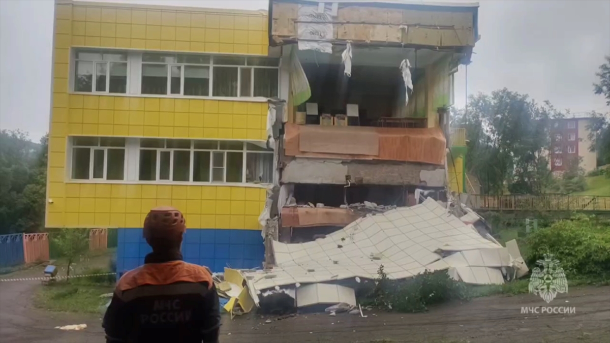 Russia rocked by strongest earthquake in history: Tsunamis hit pacific coastlines! – PHOTOS