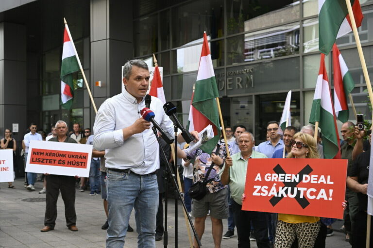 farmers protest in budapest