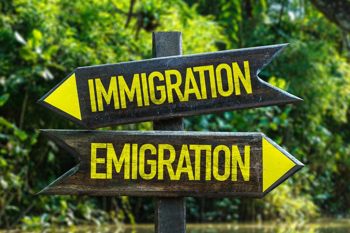 immigration vs emmigration
