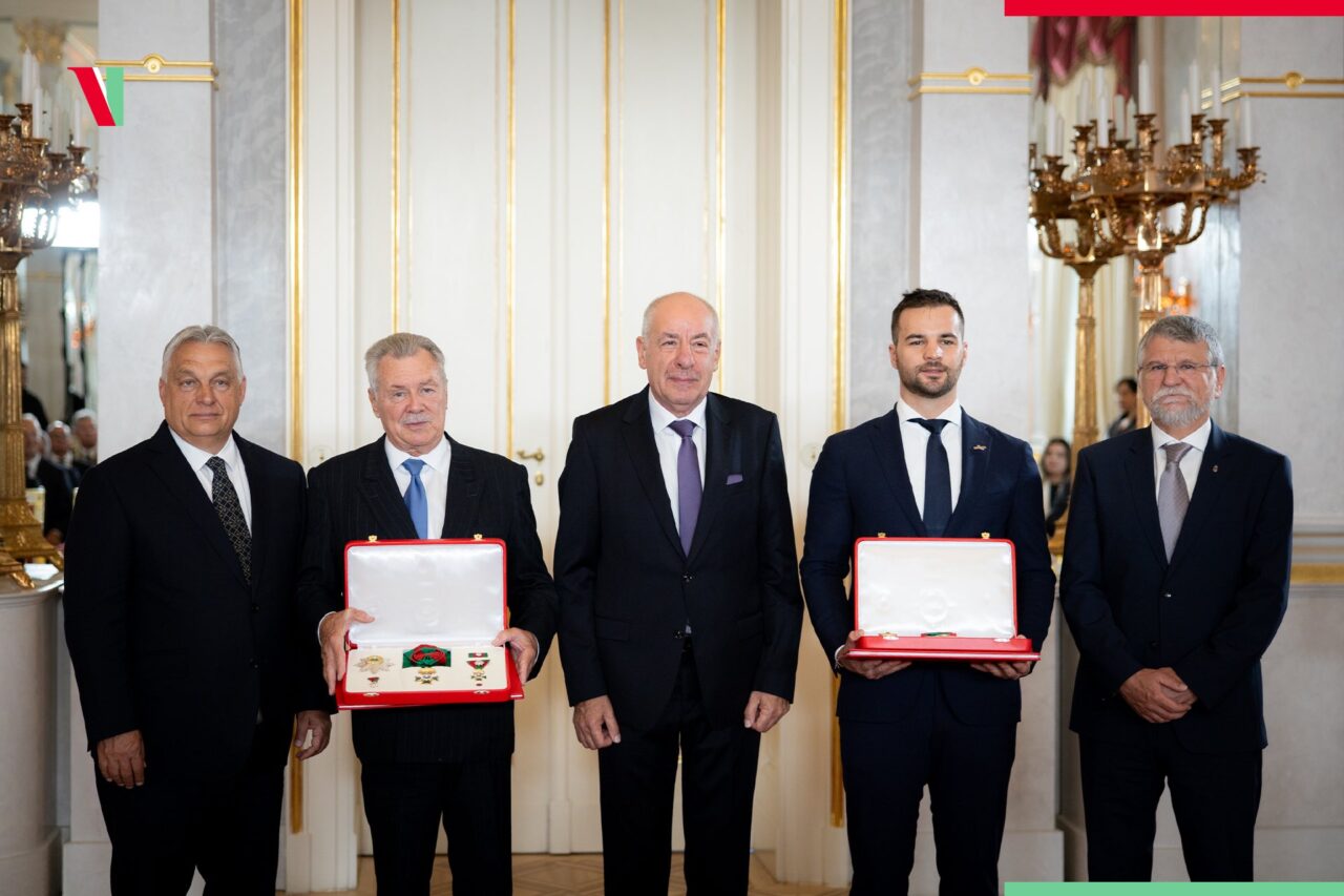 2 Hungarian astronauts Order of Saint Stephen