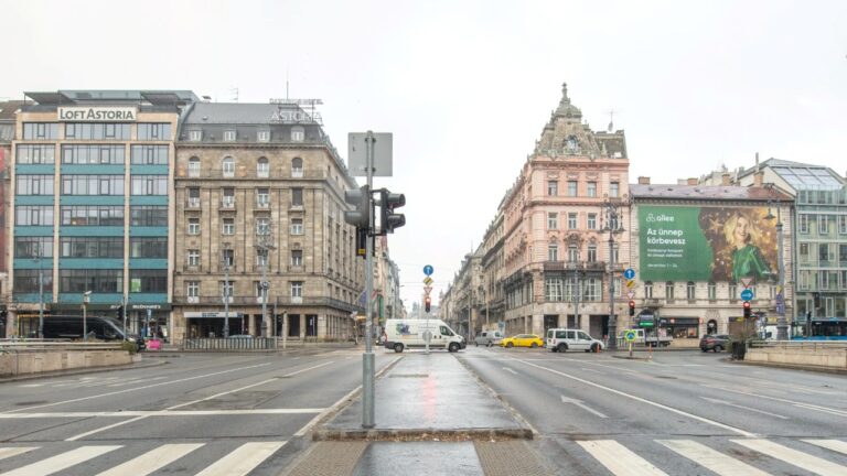 Caos en el tráfico por las renovaciones del Astoria en Budapest
