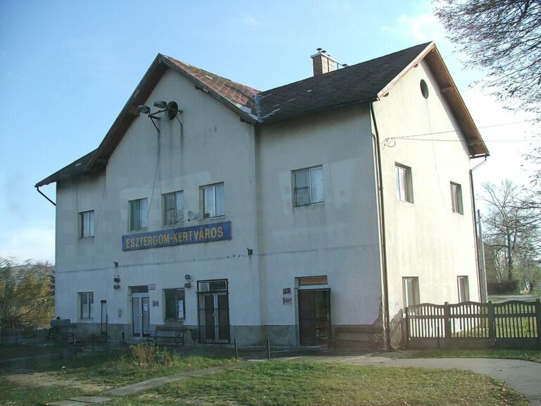 Esztergom-Kertváros train station máv railway