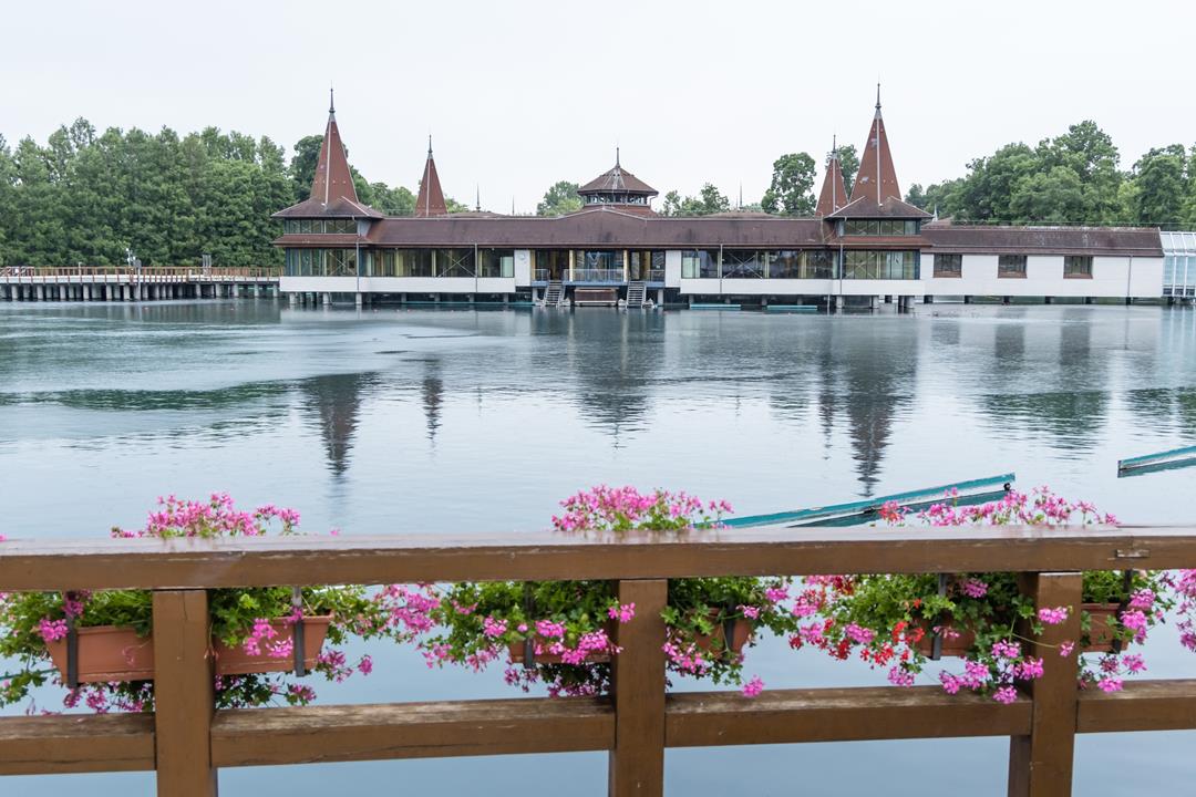 Heviz thermal lake safest Hungarian town
