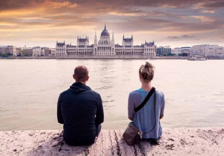 Hongrie population stérilité parlement Danube Budapest couple
