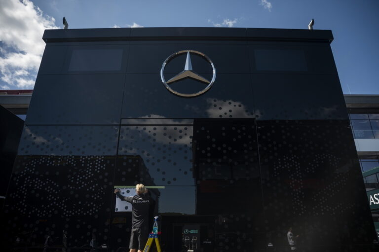 メルセデスの新工場は来年