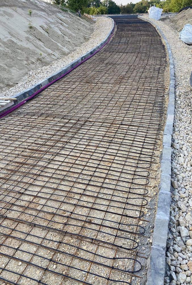 Orbán estate Hatvanpuszta promenade