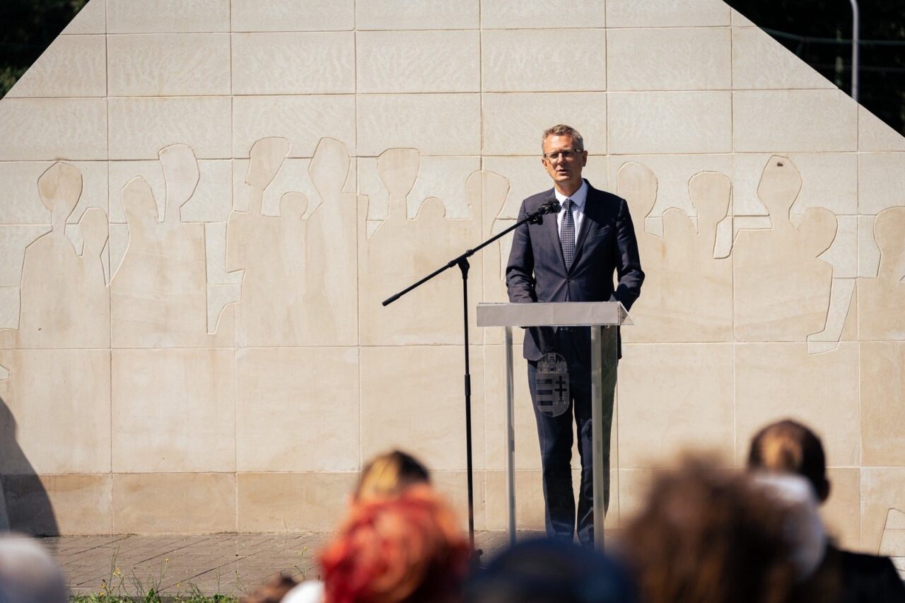 Orbán government war