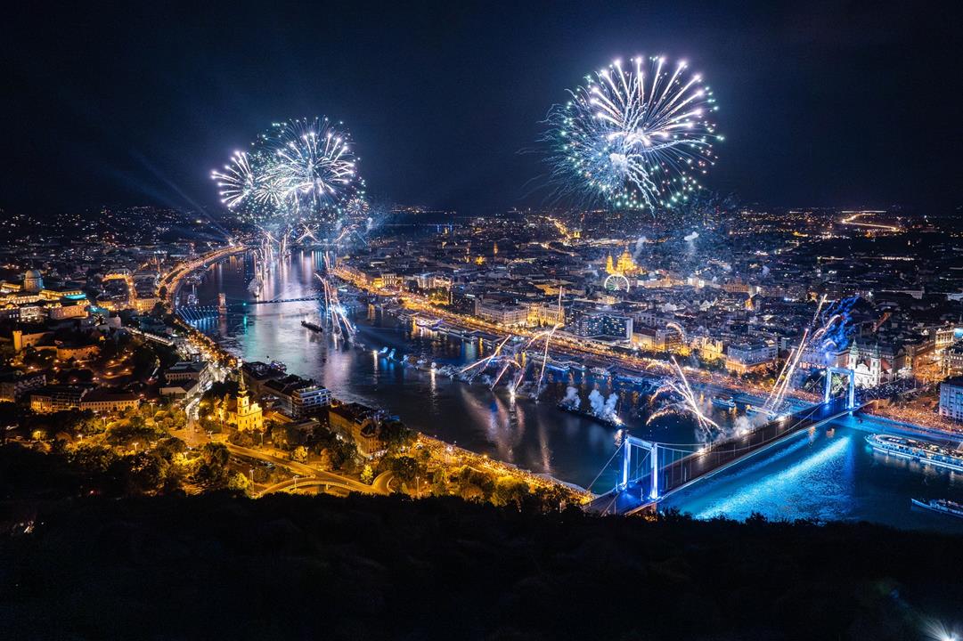 Spectacular 20 August fireworks and drone show in Budapest
