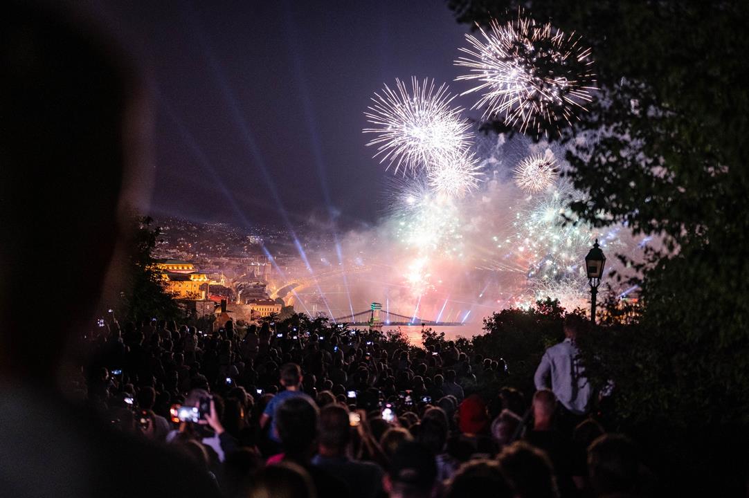 Spectacular 20 August fireworks and drone show in Budapest