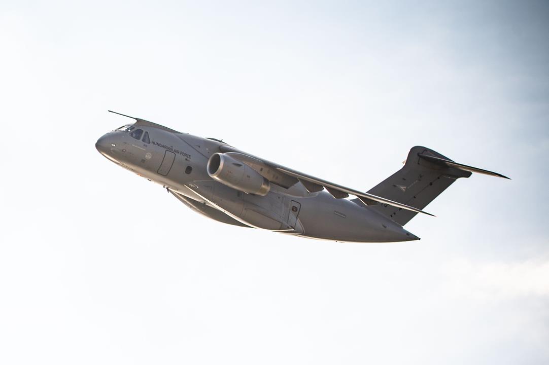 Spectacular Budapest air show vows visitors