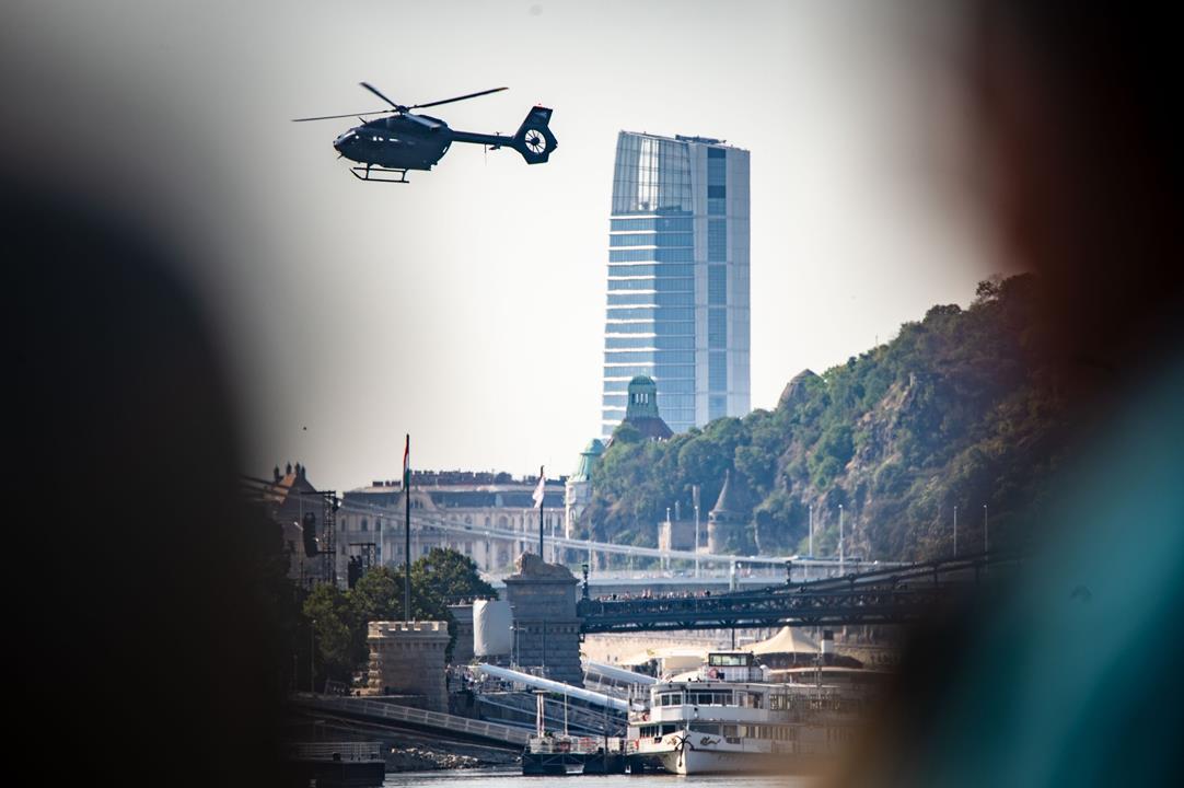 Spectacular Budapest air show vows visitors