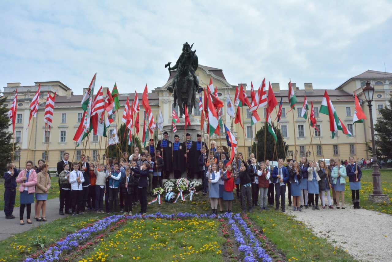 Statue of Prince Kálmán in Gödöllő