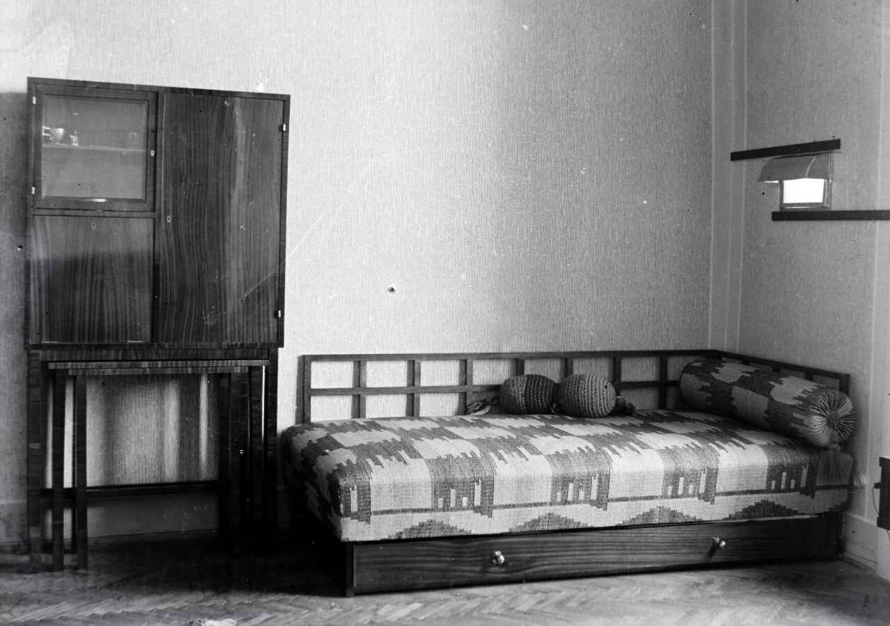 20th century socialism worker housing renting bed Budapest communism workers’ hostel
